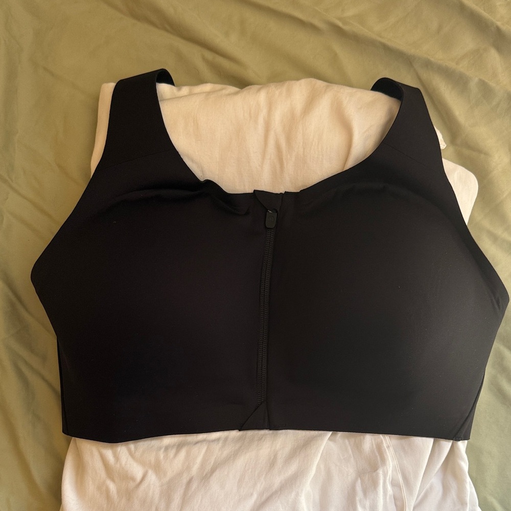 Lululemon Black Enlite Zip-Front Bra 38DD